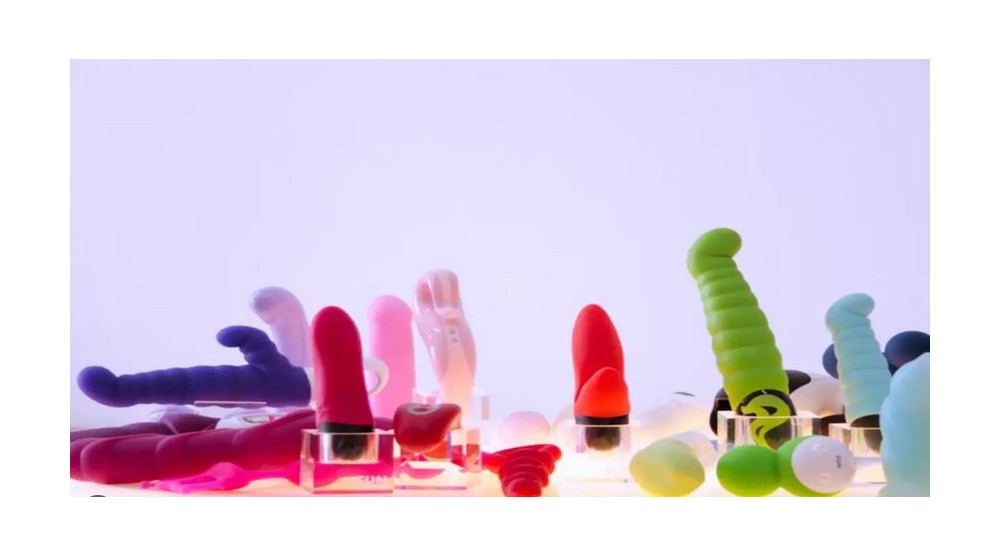 A BEGINNER’S GUIDE TO SEX TOYS